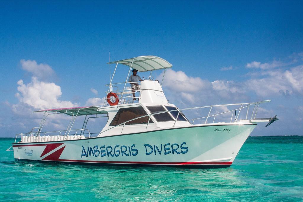 Ambergris Divers Resort ซานเปโดร ภายนอก รูปภาพ